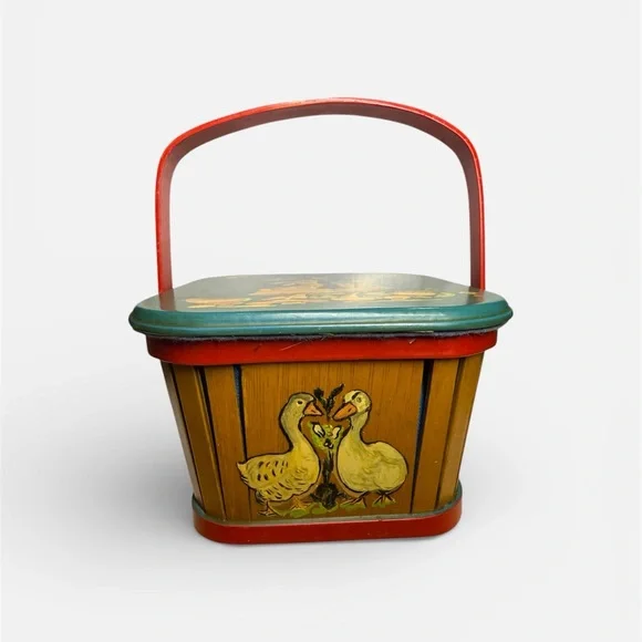 Vintage Hand-Painted Woodland Bunny & Squirrel Basket - Picture 4 of 10